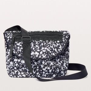 Lululemon Festival Black NEW Black and White